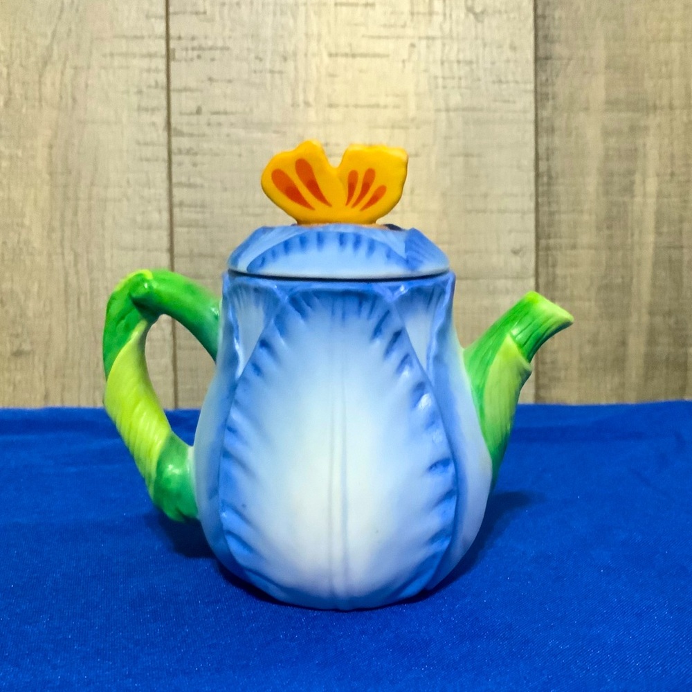 Vintage Avon 1995 Season's Miniature Teapot Collection Figural Tulip Blue Flower